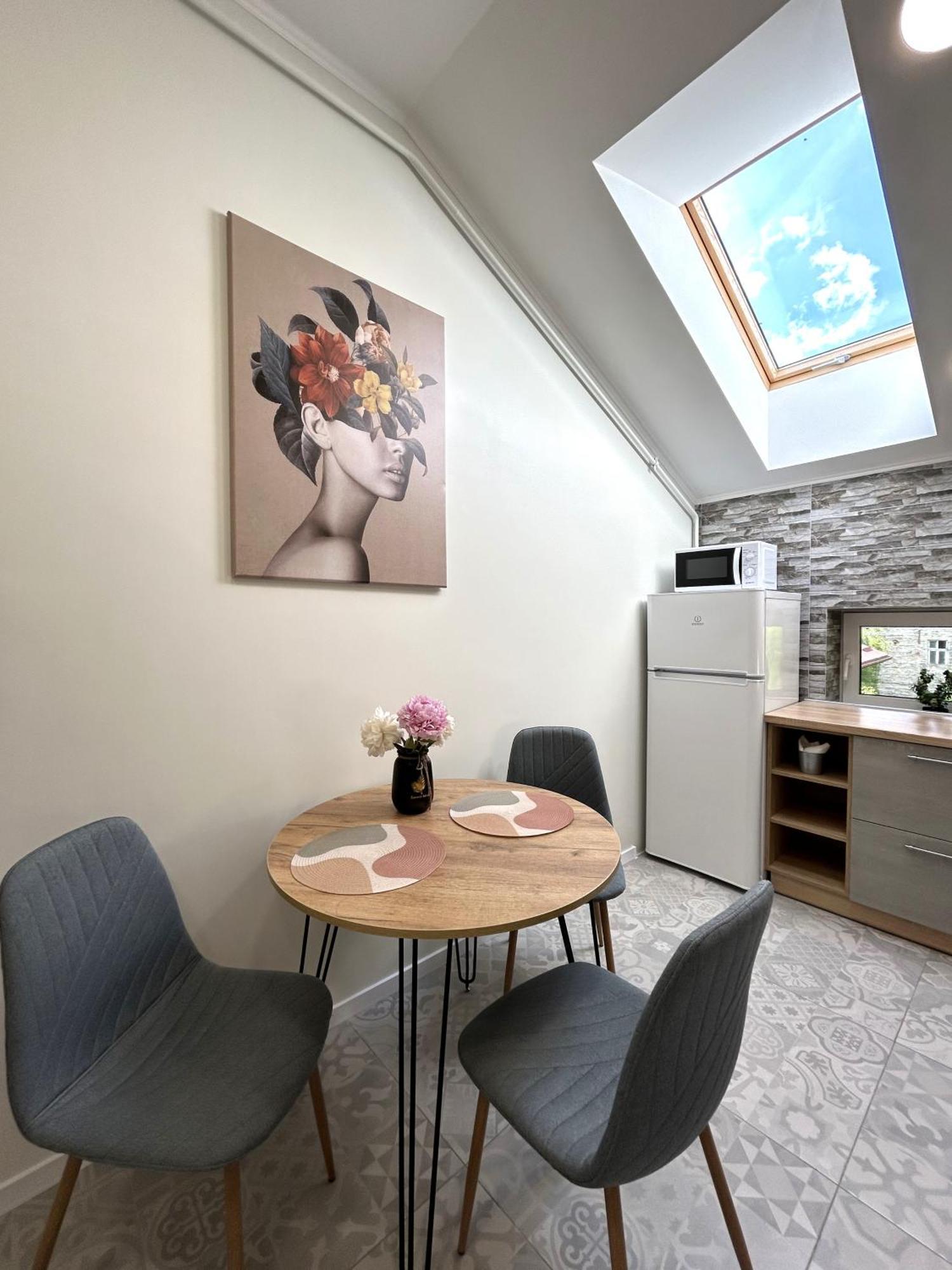 Modern Apartment, 5Mins To Rynok Square Lviv Luaran gambar
