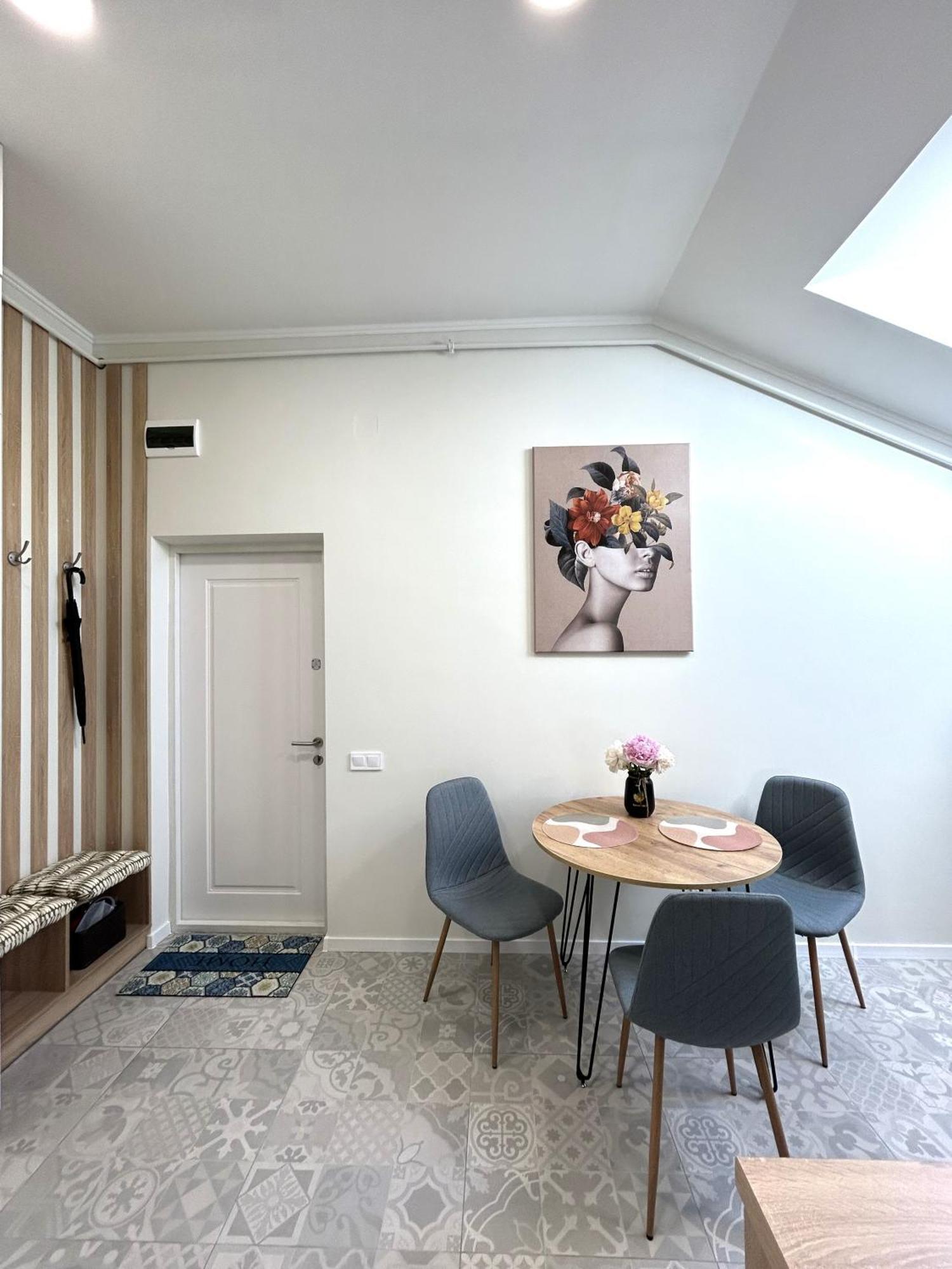 Modern Apartment, 5Mins To Rynok Square Lviv Luaran gambar