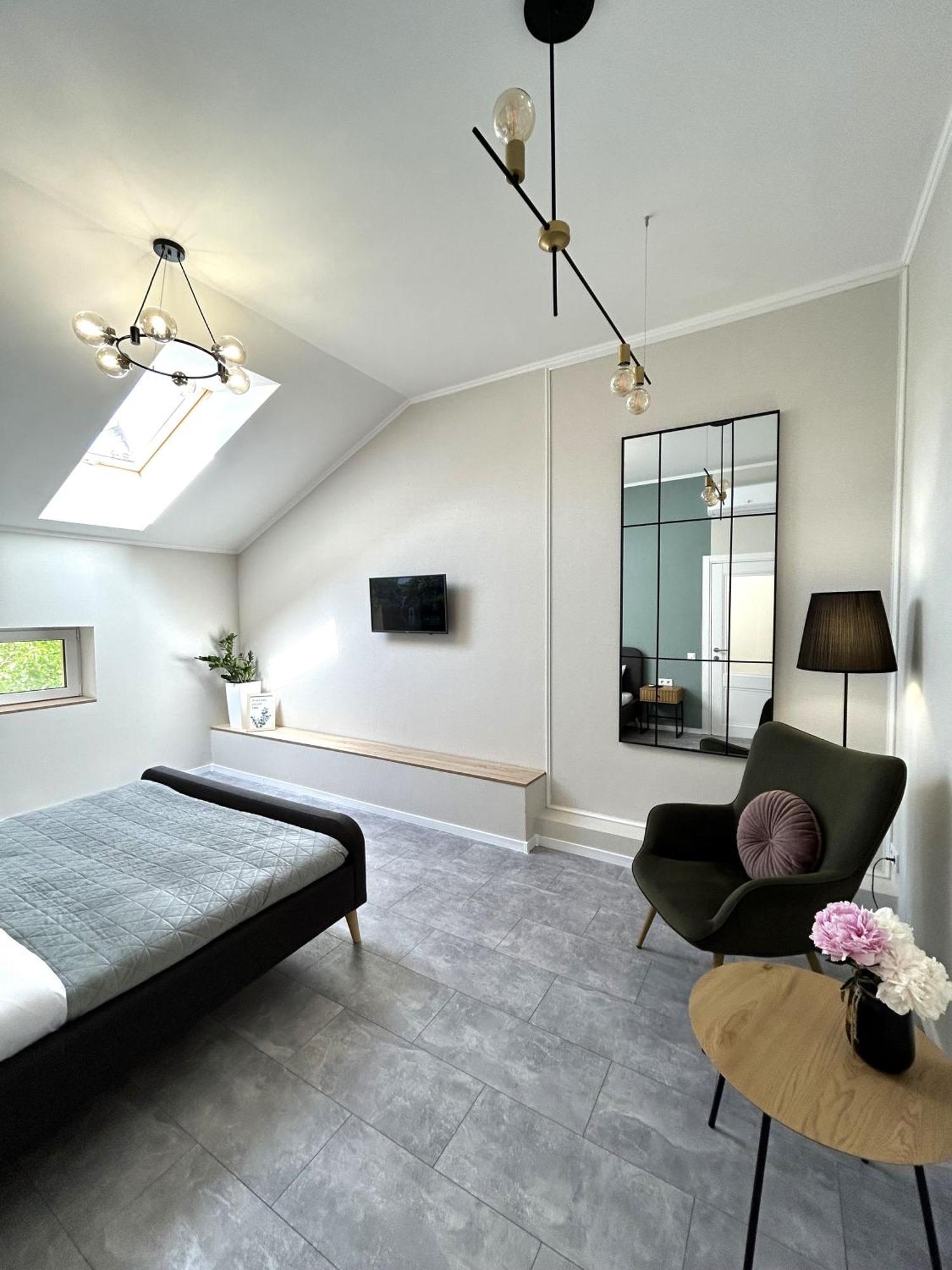 Modern Apartment, 5Mins To Rynok Square Lviv Luaran gambar